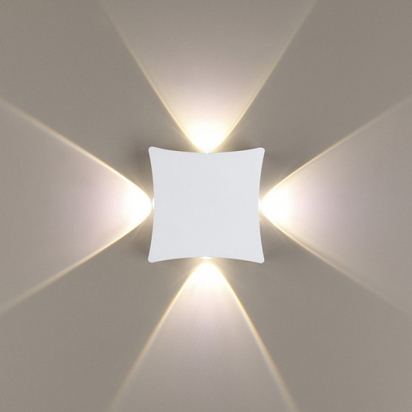 Накладной светильник Odeon Light Balla 4251/4WL