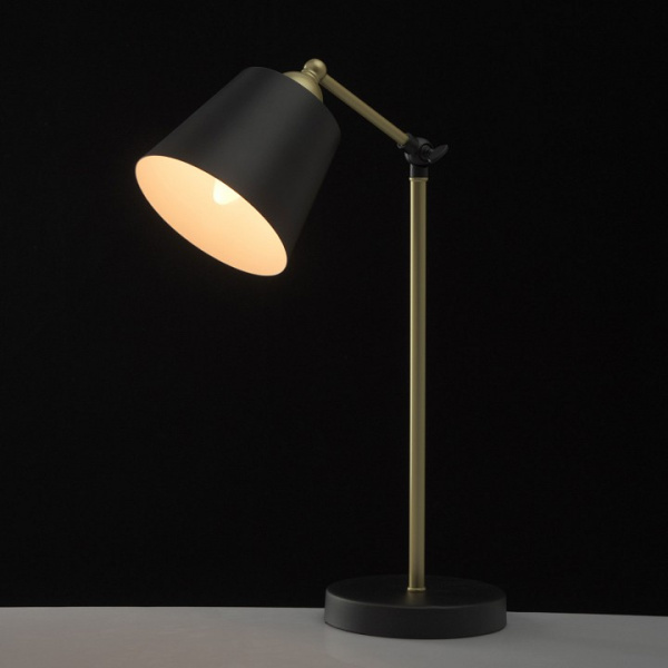 Настольная лампа офисная MW-Light Таун 5 691031601