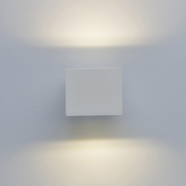 Светильник на штанге DeMarkt Меркурий 1 807023001