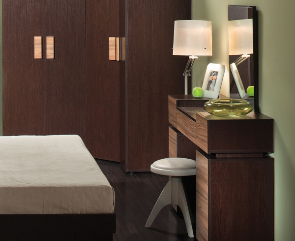 Стол туалетный Хайпер 1