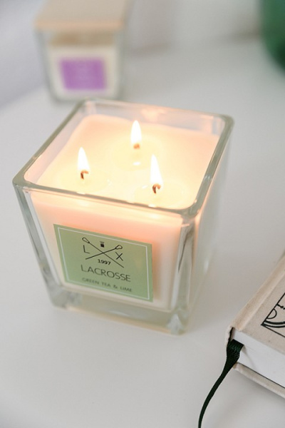 Свеча ароматическая (10.8 см) Зеленый чай & Лайм VV090TVLC